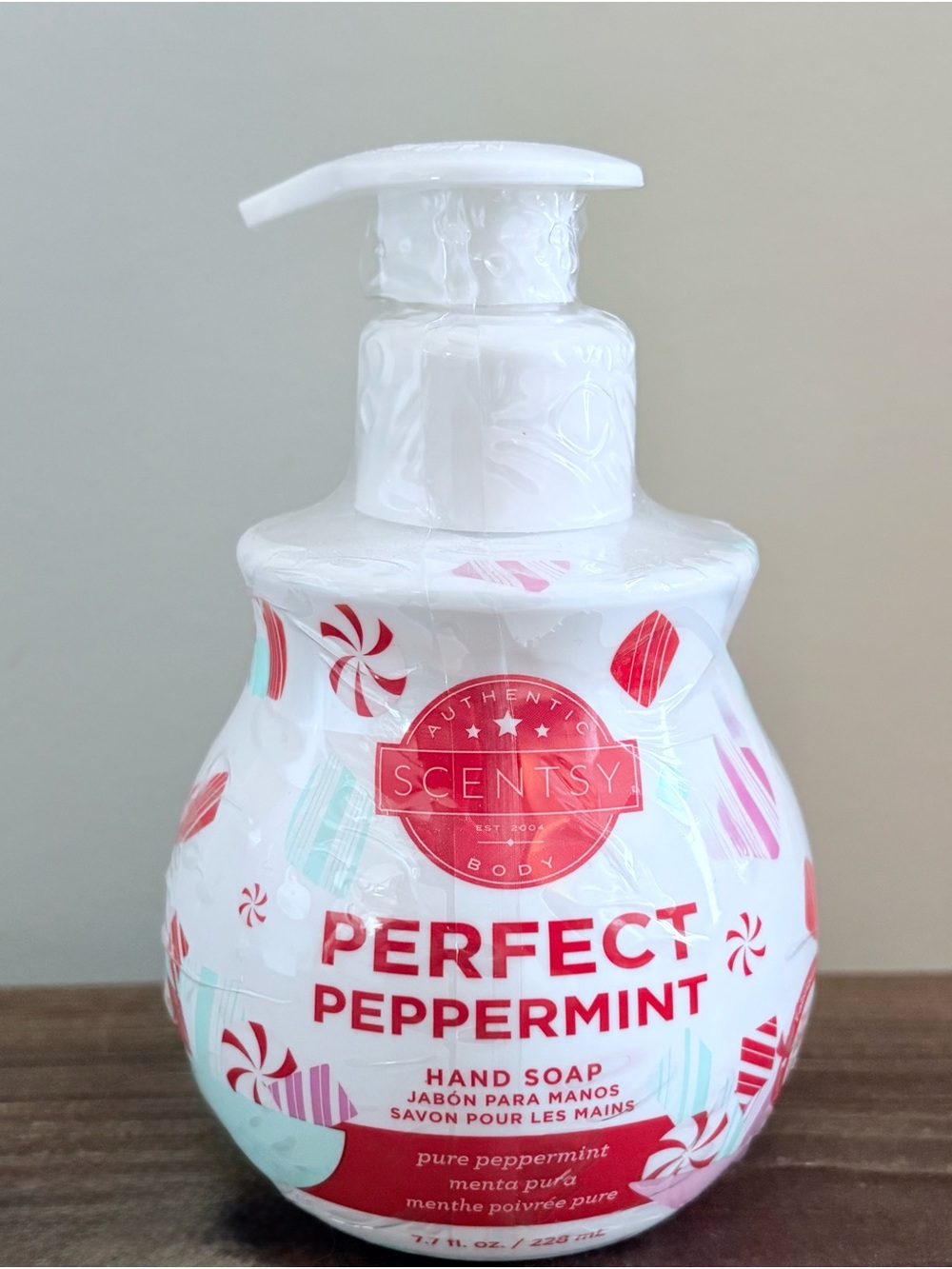 New SCENTSY HAND SOAP PERFECT PEPPERMINT Pump in 7.7 oz Size / Sealed 56540
